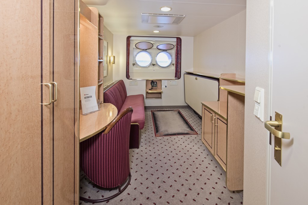 Hurtigruten MS Finnmarken Polar Outside Upper Deck 2 Travellers 3.jpg